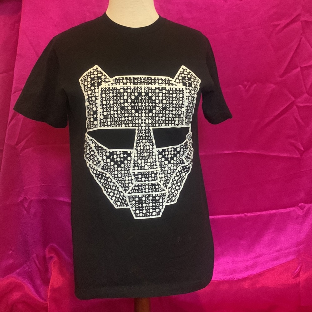 Kannibalen size S black Top. Funky design